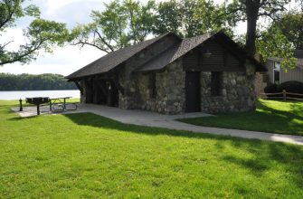 An Iowa state park lake